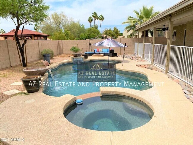 Foto del edificio - 680 S Pineview Dr