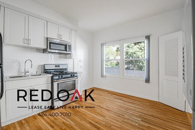 Building Photo - 211 S El Molino Ave
