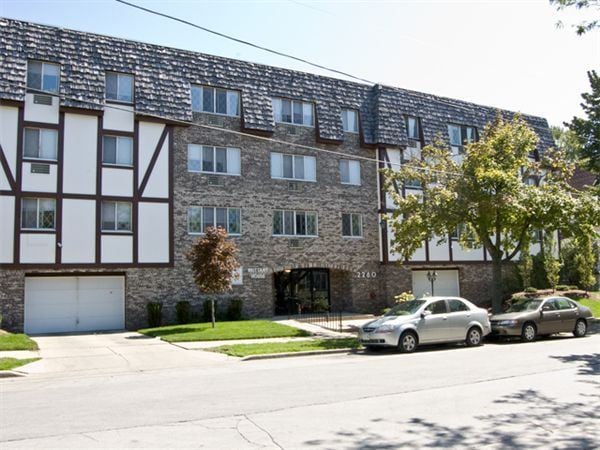 Building Photo - 2260 N Summit Ave