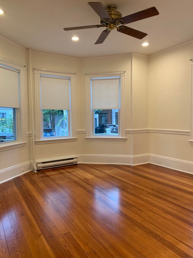 Building Photo - 12 Glenland Rd