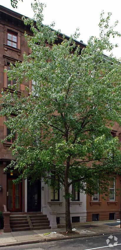 Building Photo - 1510 Pine St
