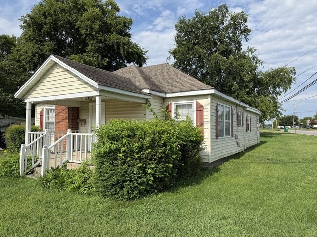 Photo - 602 Castle Heights Avenue House