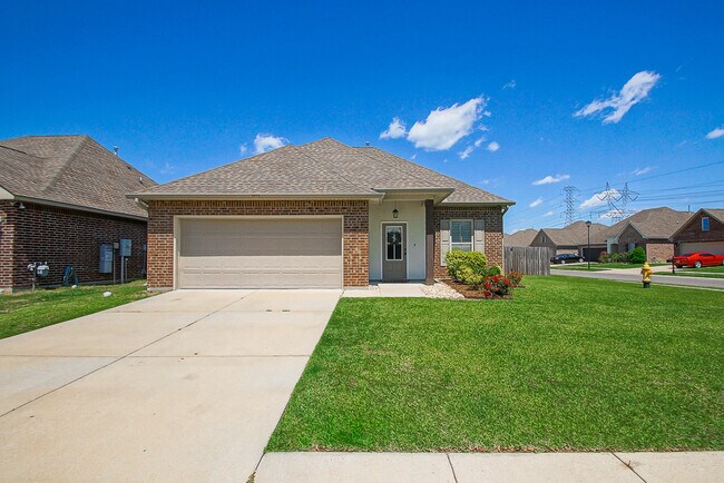 Building Photo - 1975 Meadow Oak Dr