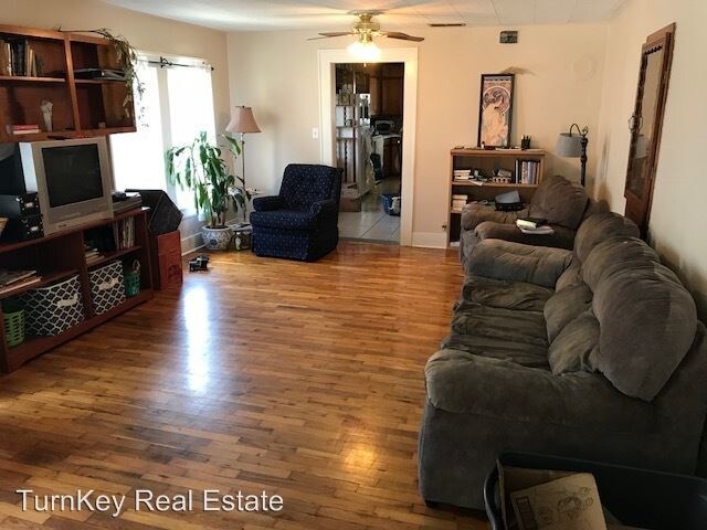 Building Photo - 2 br, 1 bath House - 2215 N Bolivar Road