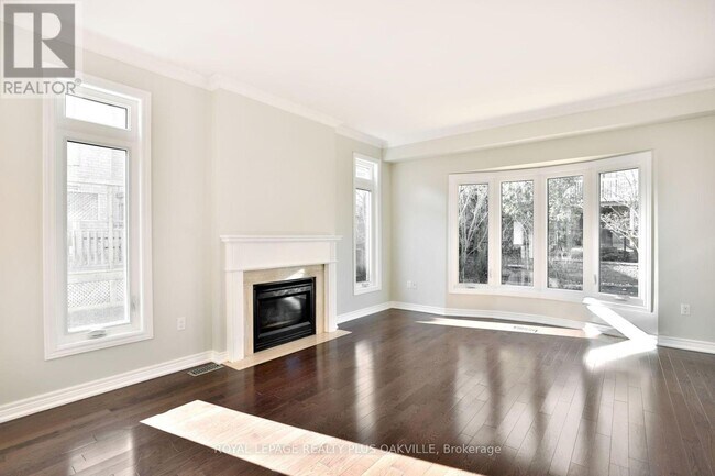 Photo du bâtiment - 1548 Bayshire Dr