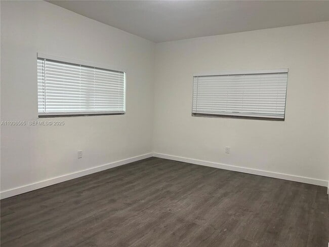 Foto del edificio - 15240 NE 8th Ave