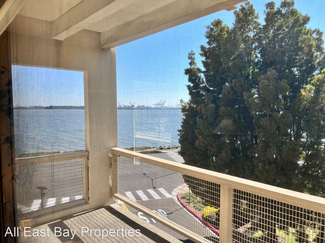 Primary Photo - 1 br, 1 bath House - 2 Admiral Dr. #371