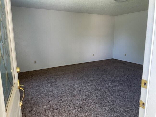 Foto del edificio - North Redding 3 Bedroom