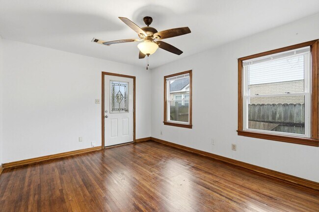 Building Photo - 2022 S P St