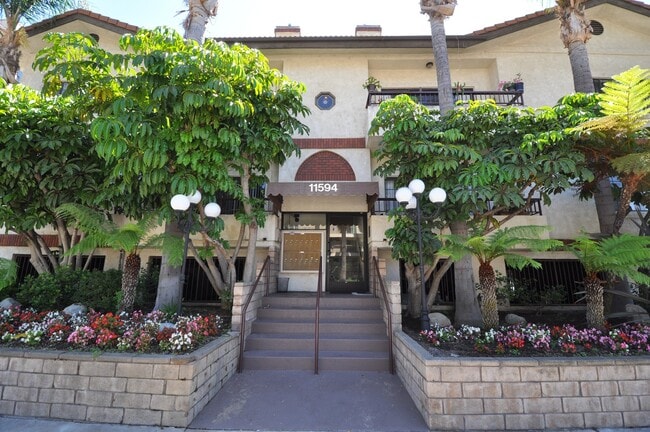 Building Photo - 11594 Moorpark St