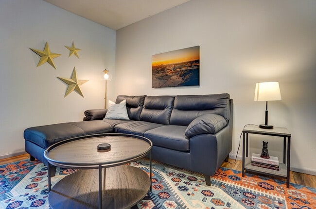 Foto del edificio - 407 S 94th Pl