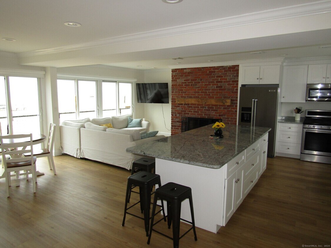 Foto principal - 90 Swan Ave