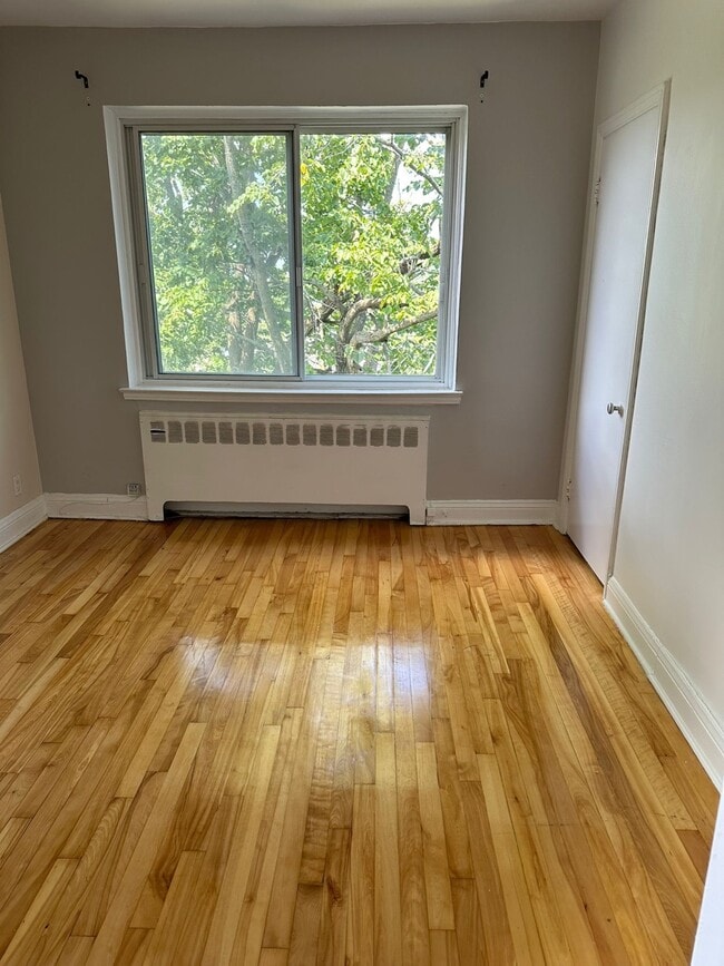 Photo du bâtiment - 3495 Av Ridgewood