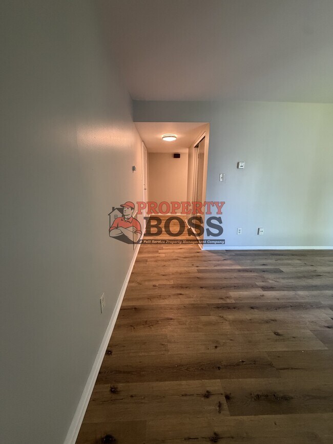 Foto del edificio - 7322 Noble St