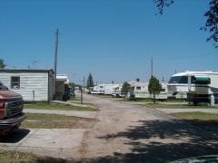 Building Photo - Lakeland Village