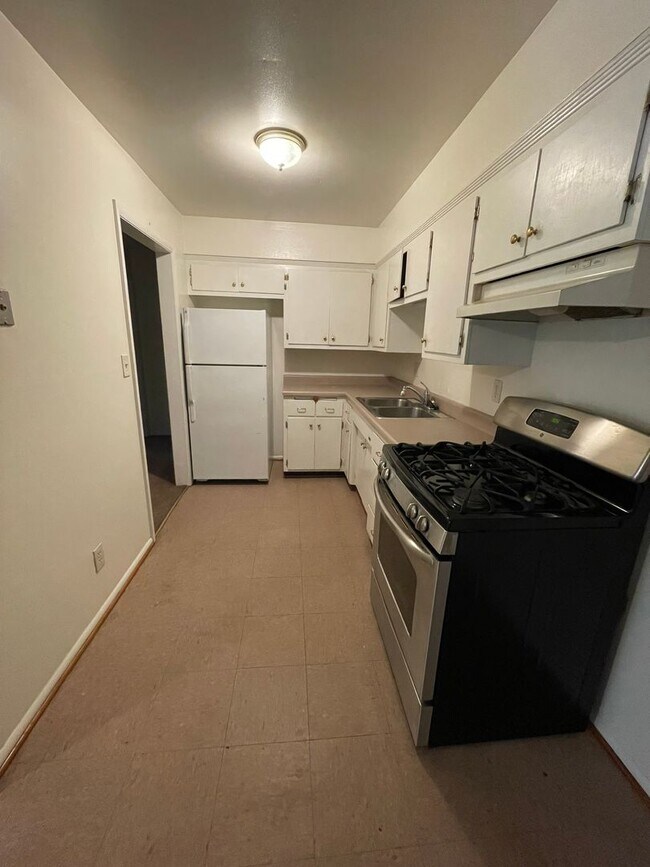 Foto del edificio - 2 Bed 1 Bath