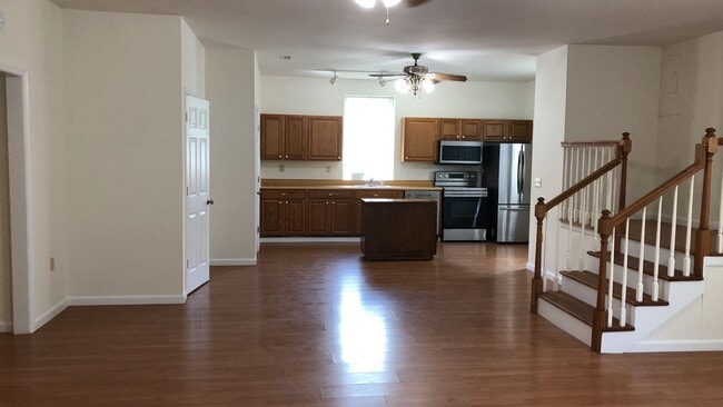 Building Photo - Very large 2 bedroom Rambler in Park Hall, MD