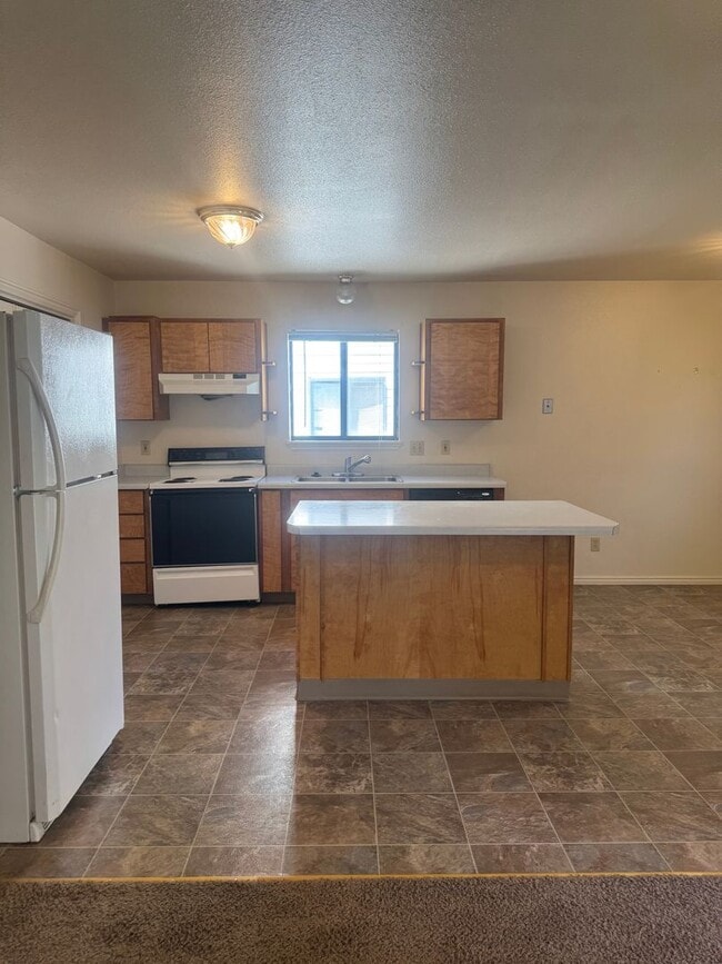 Building Photo - 216 S 100 E