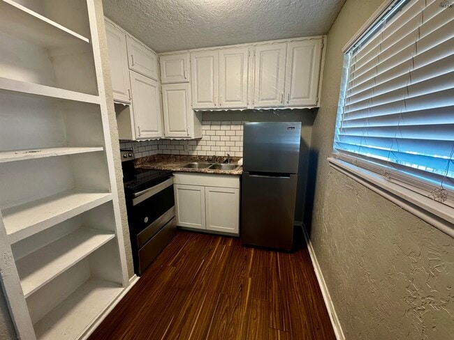 Foto del edificio - 1710 10th St