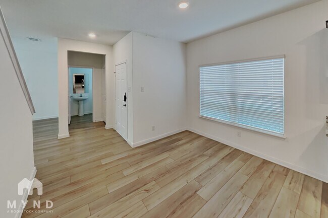 Foto del edificio - 10846 Emerick St