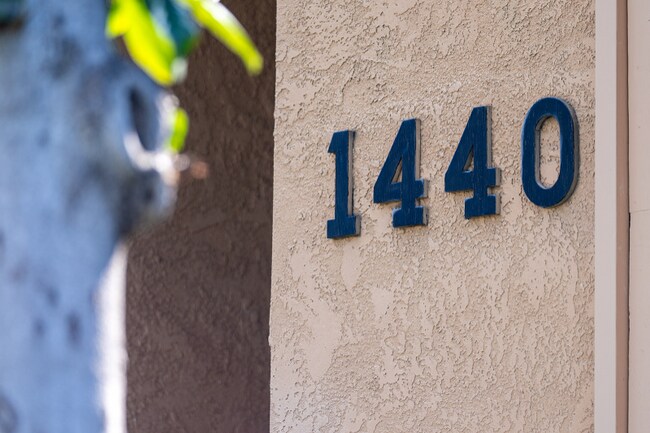 Foto del edificio - 1440 Oak Dr