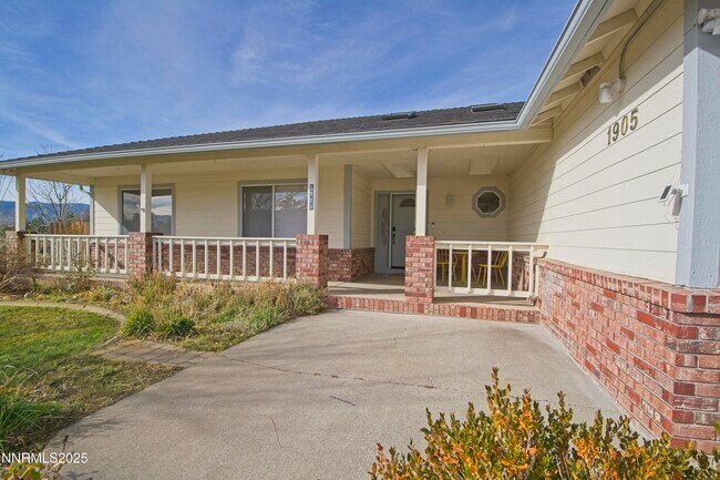 Foto del edificio - 1905 Lakeshore Dr