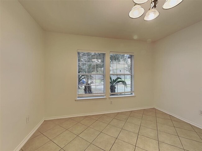Building Photo - 18910 Piney Way Dr