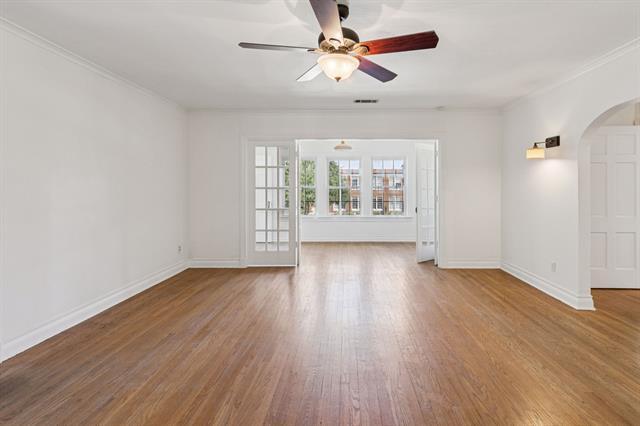 Foto del edificio - 6127 Reiger Ave