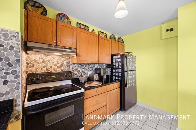 Building Photo - 4980 N Marine Dr