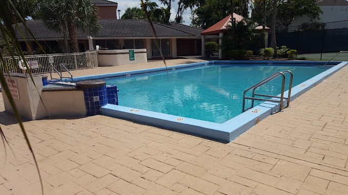 Foto del edificio - 7070 NW 179th St
