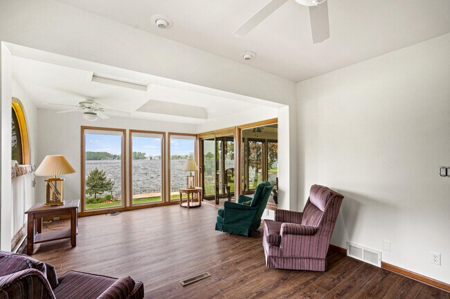 Foto del edificio - 28820 Beach Dr