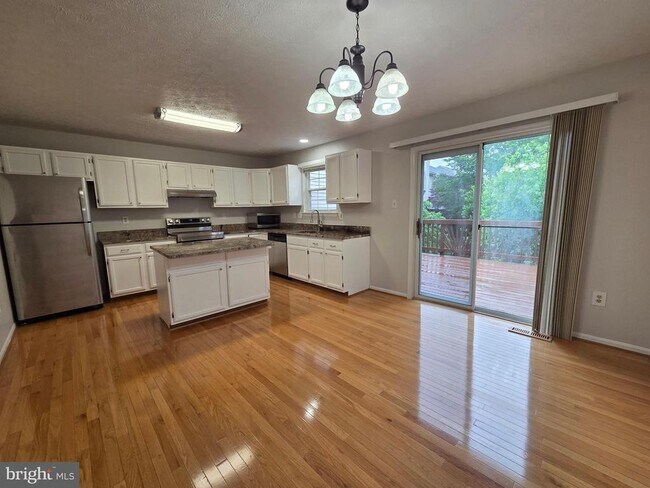Foto del edificio - 9326 Steeple Ct