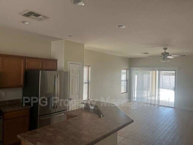 Foto del edificio - 14555 W Ventura St