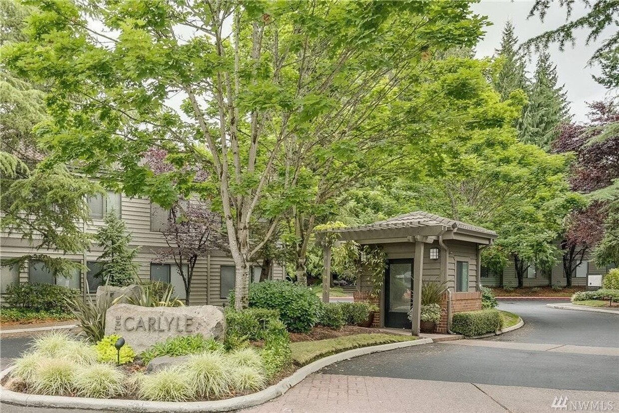 Primary Photo - 1276 Bellevue Way NE