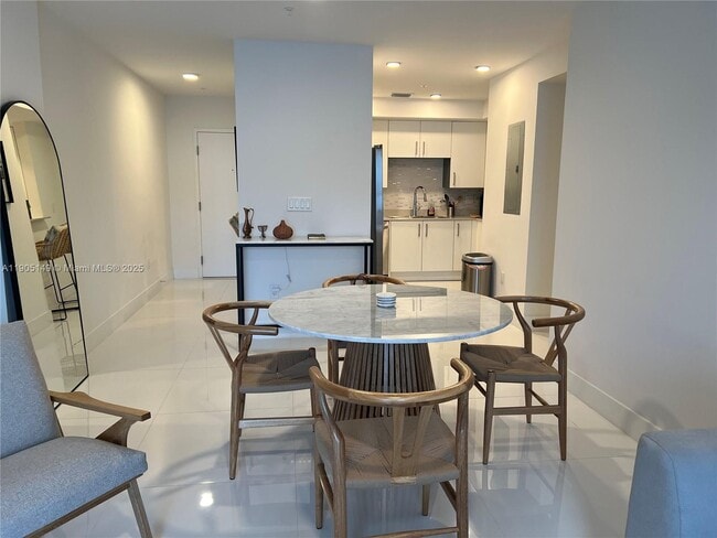 Foto del edificio - 10950 NW 82nd St