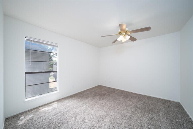 Foto del edificio - 9707 Richmond Ave.