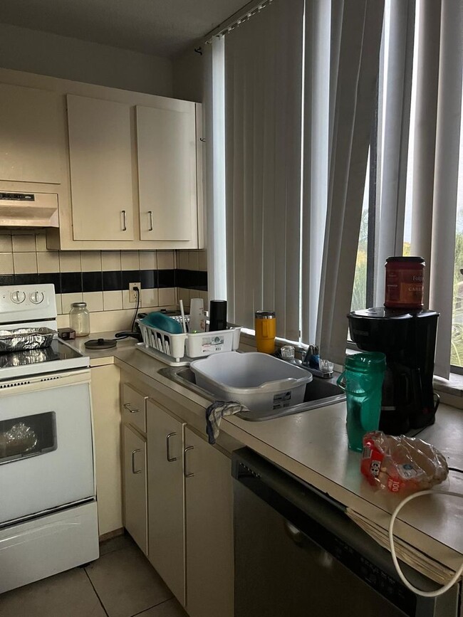 Building Photo - 4316
