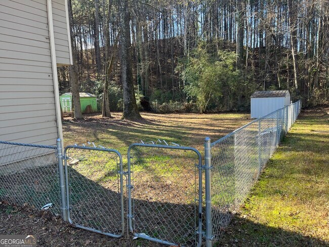 Building Photo - 2561 Lewfield Cir SE