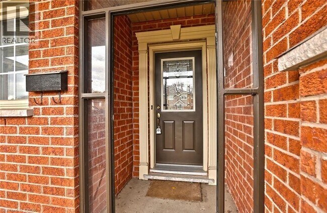 Building Photo - 2344 Dalebrook Dr