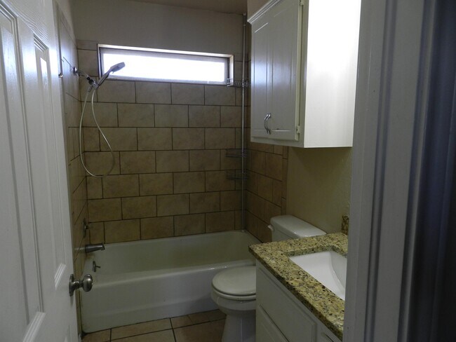 Foto del edificio - 2629 SW H Ave