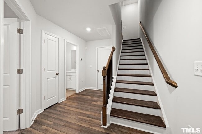 Building Photo - 742 Cormiche Ln