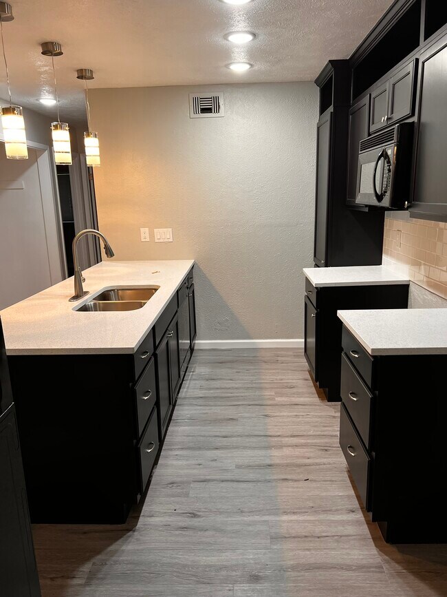 Kitchen - 537 Bluebird Ln Townhome