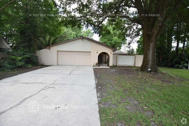 Building Photo - 15801 Knollview Dr