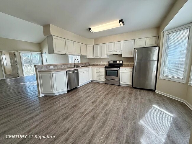 Building Photo - 6030 Canton Dr