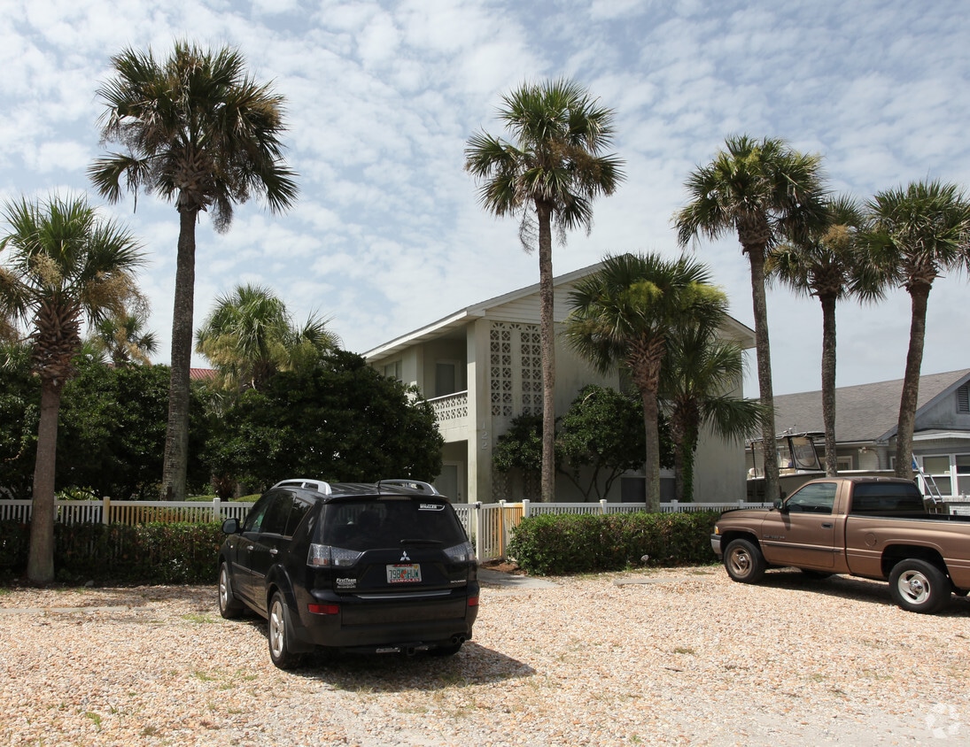 Primary Photo - Watermark Apartments