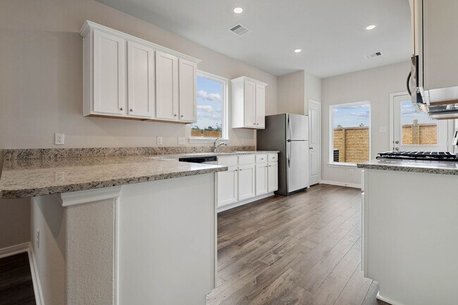 Building Photo - 15846 Berry Hl Dr