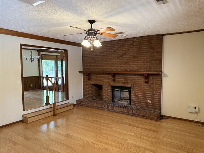 Building Photo - 361 Buck Ct