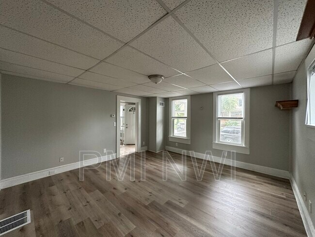 Building Photo - 503 Maple Ave