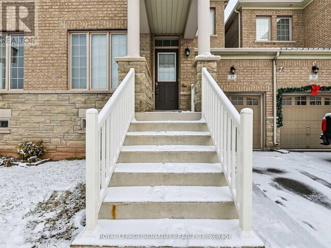 Building Photo - 37 Chesterwood Cres