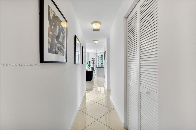 Foto del edificio - 79 SW 12th St